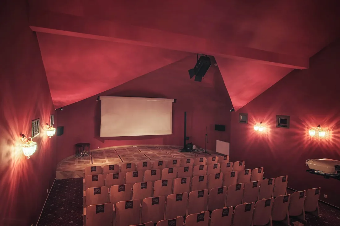 Sala kinowa w pałacu
