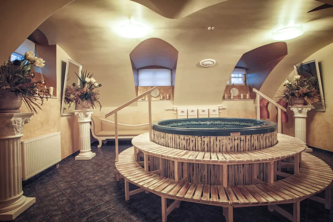 Część wypoczynkowa z jacuzzi